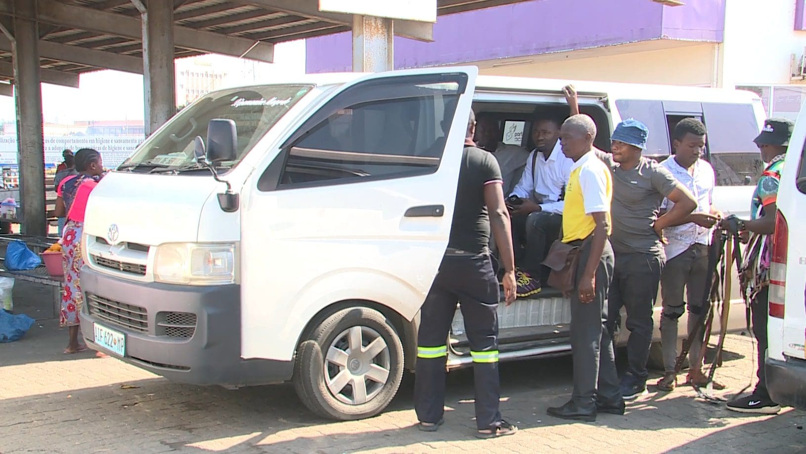 Governo da Província de Maputo trava a nova tarifa de transporte interdistrital