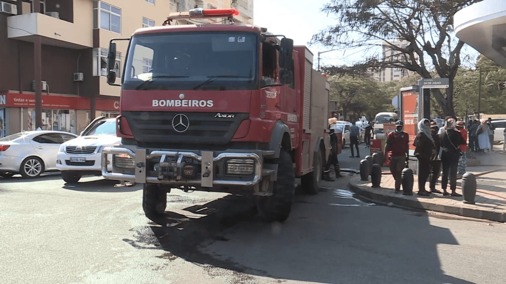 Incêndio em cave destrói loja em Maputo