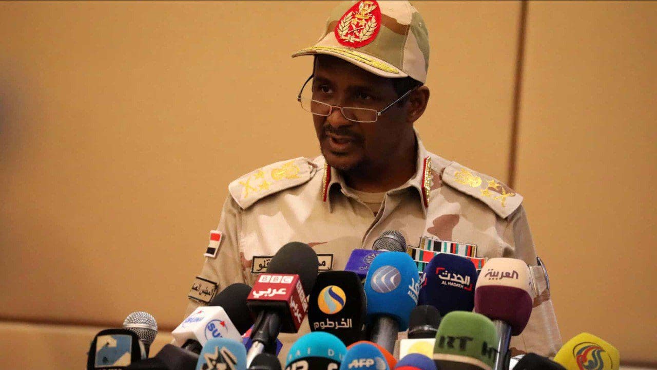 Líder militar Sudanês saúda projecto de constituição transitória