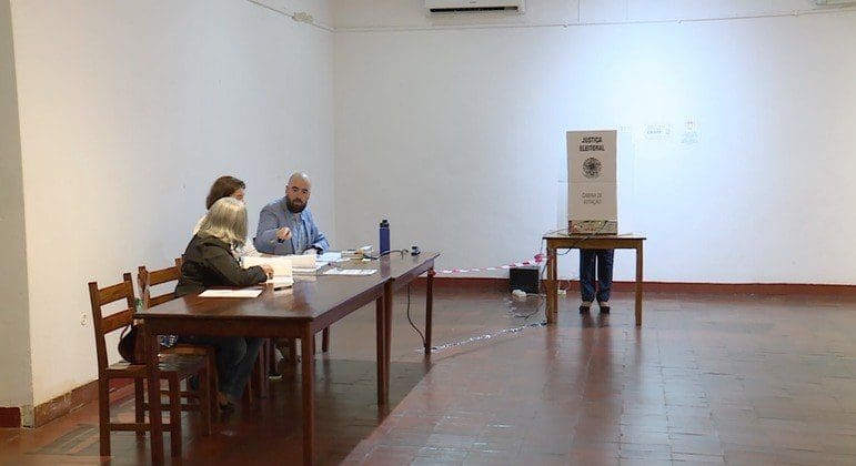 Brasileiros residentes em Moçambique votam na capital Maputo