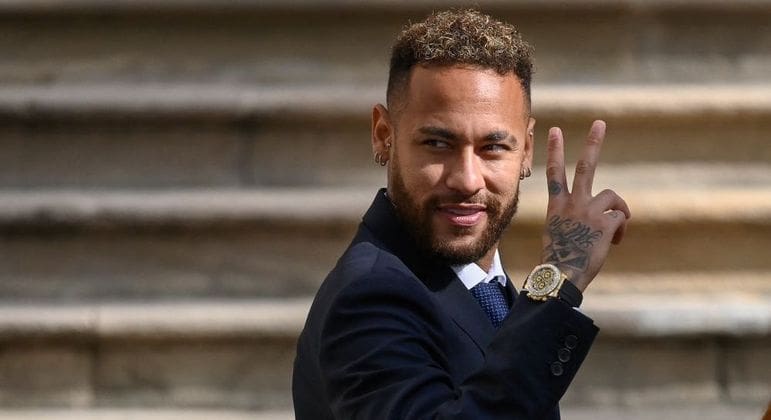 Promotoria retira acusações de fraude e corrupção contra Neymar por sua contratação pelo Barcelona
