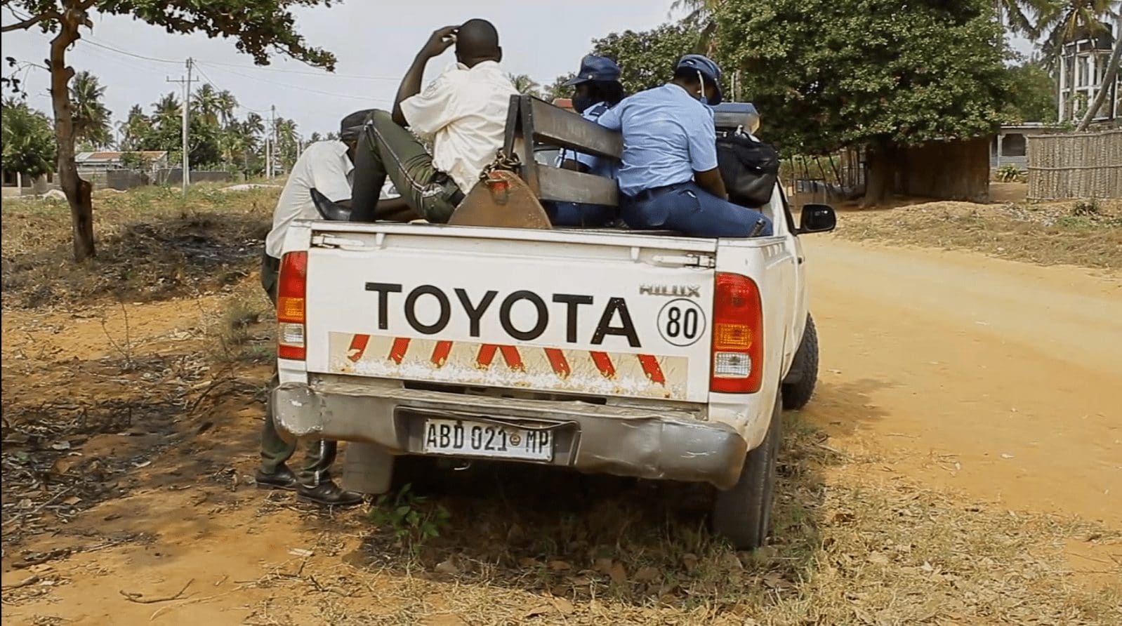 Justiça ordena detenção de três agentes da polícia, por extorquir 50 mil a um cidadão na via pública em Inhambane
