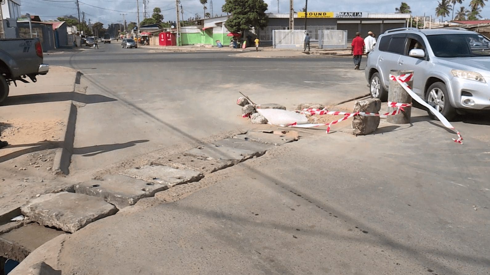 Reabilitação de valeta vandalizada na Avenida Milagre Mabote agrada automobilistas