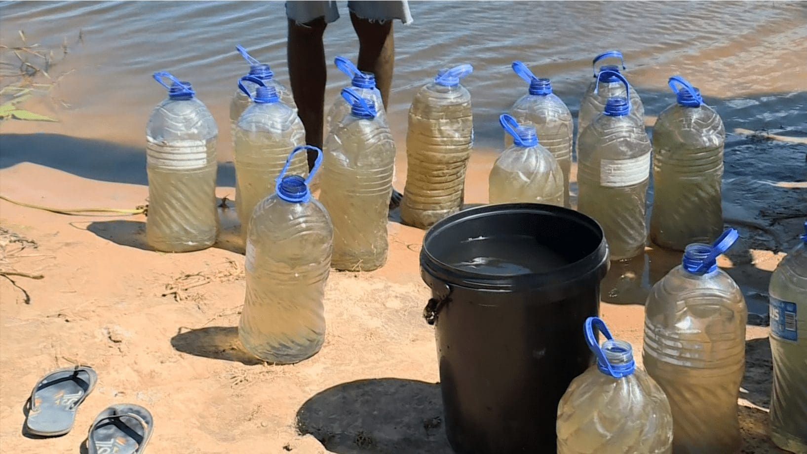 População de Mahubo 10 continua a consumir água imprópria retirada do lago