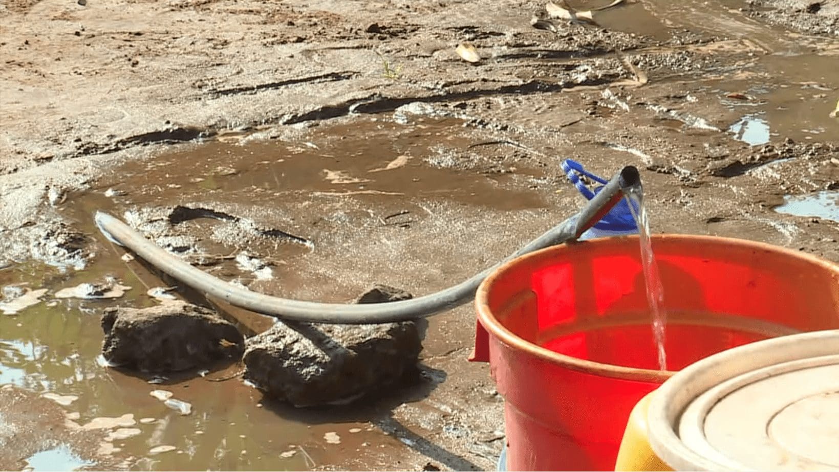 Residentes vandalizam condutas depois de dois meses sem água potável no Bairro Fomento