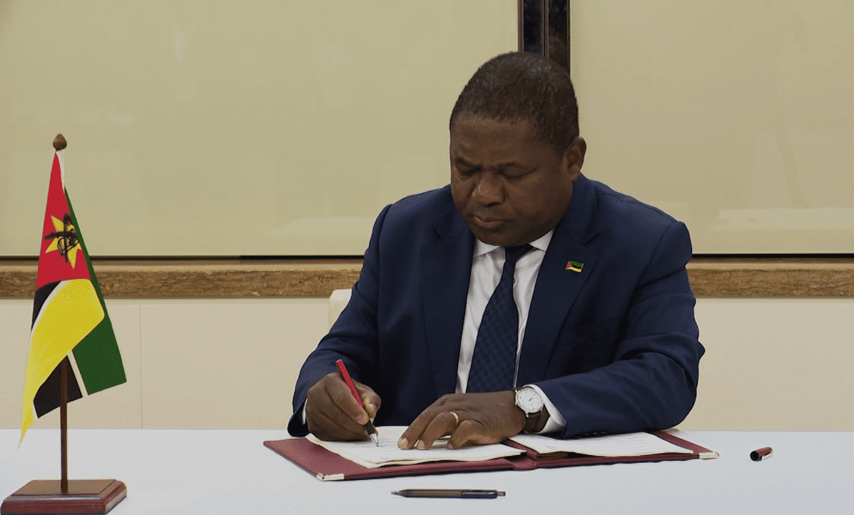 Moçambique assina protocolo sobre combate ao tráfico humano