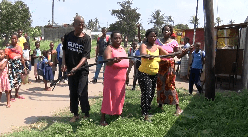 Roubo de cabos eléctricos deixa moradores de Nhaconjo, na Beira, sem energia