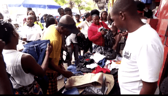 Movimento intenso das compras do Natal começa a dominar o centro da Cidade de Maputo