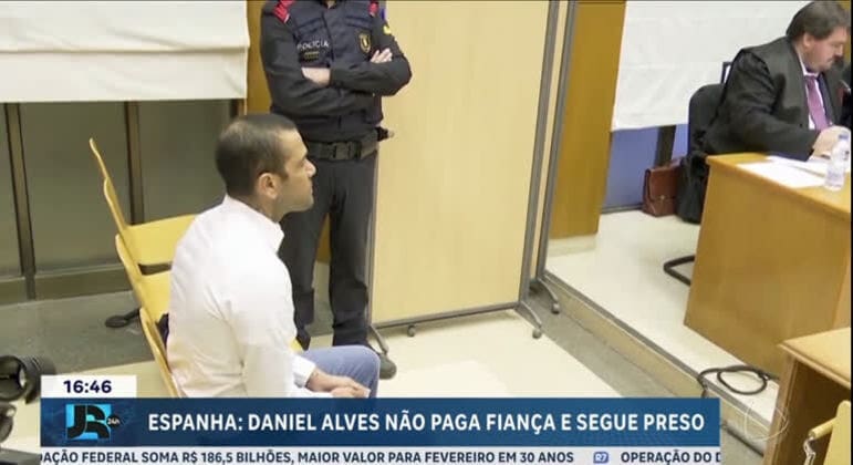 Daniel Alves Paga Fianca De 1 Milhao De Euros E Ja Pode Deixar A Prisao Em Barcelona