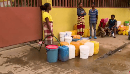 Moradores De Maxaquene C Com Crise De Agua Potavel Ha Tres Meses