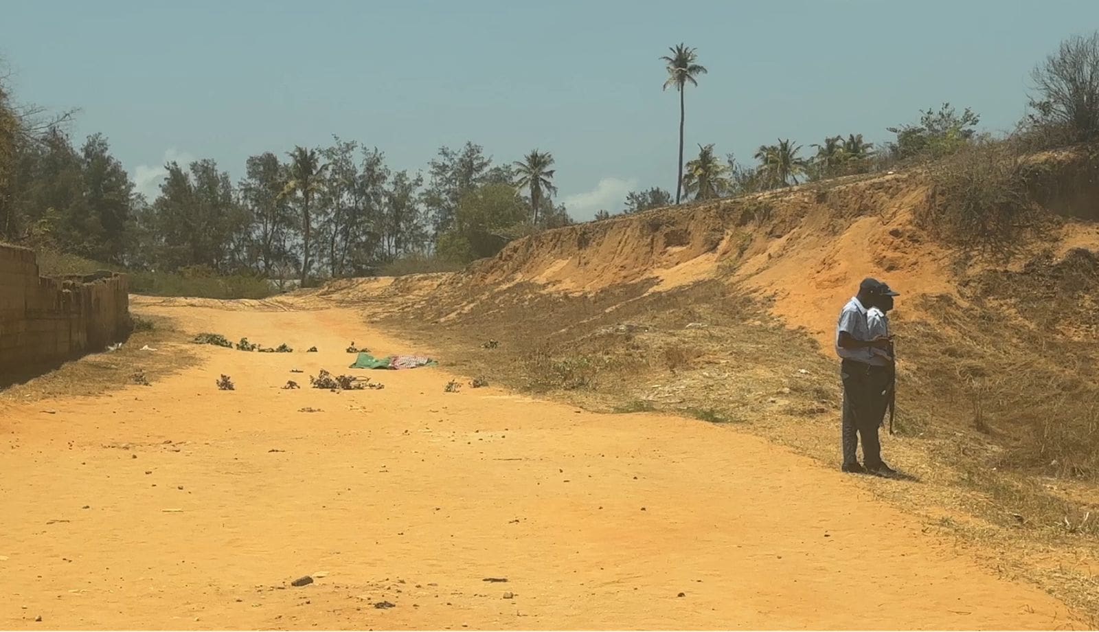 Pânico em Pemba: Dois mototaxistas baleados mortalmente por desconhecidos no bairro de Maringanha Pânico em Pemba: Dois mototaxistas baleados mortalmente por desconhecidos no bairro de Maringanha
