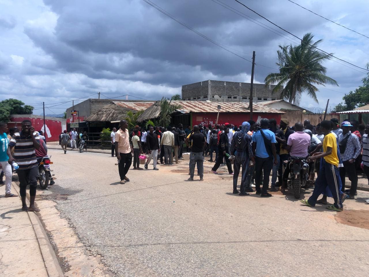 Tumultos em Nampula resultam em feridos e detenções Tumultos em Nampula resultam em feridos e detenções