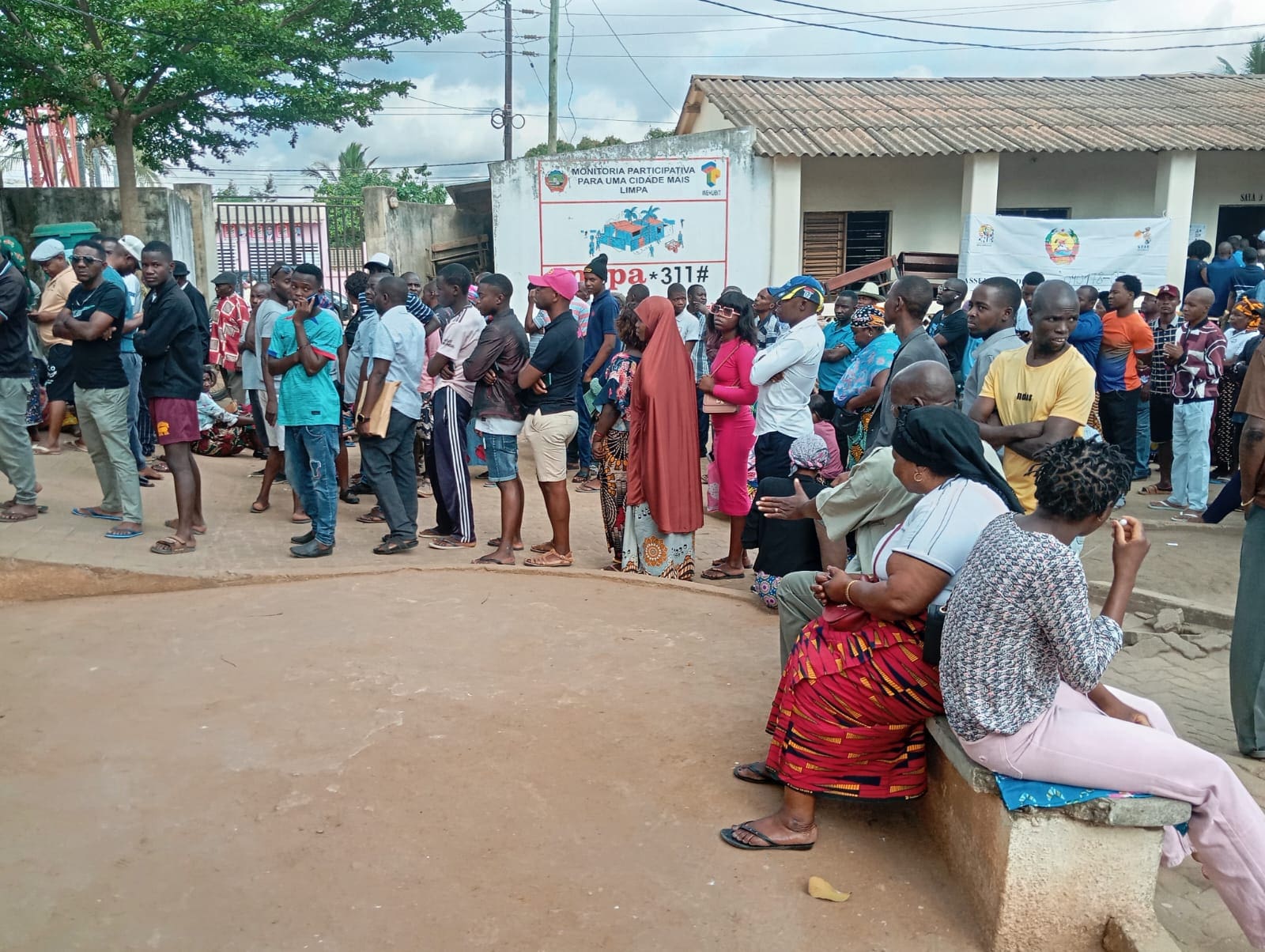 Votação em Nampula ainda não arrancou em 10 mesas de voto Votação em Nampula ainda não arrancou em 10 mesas de voto