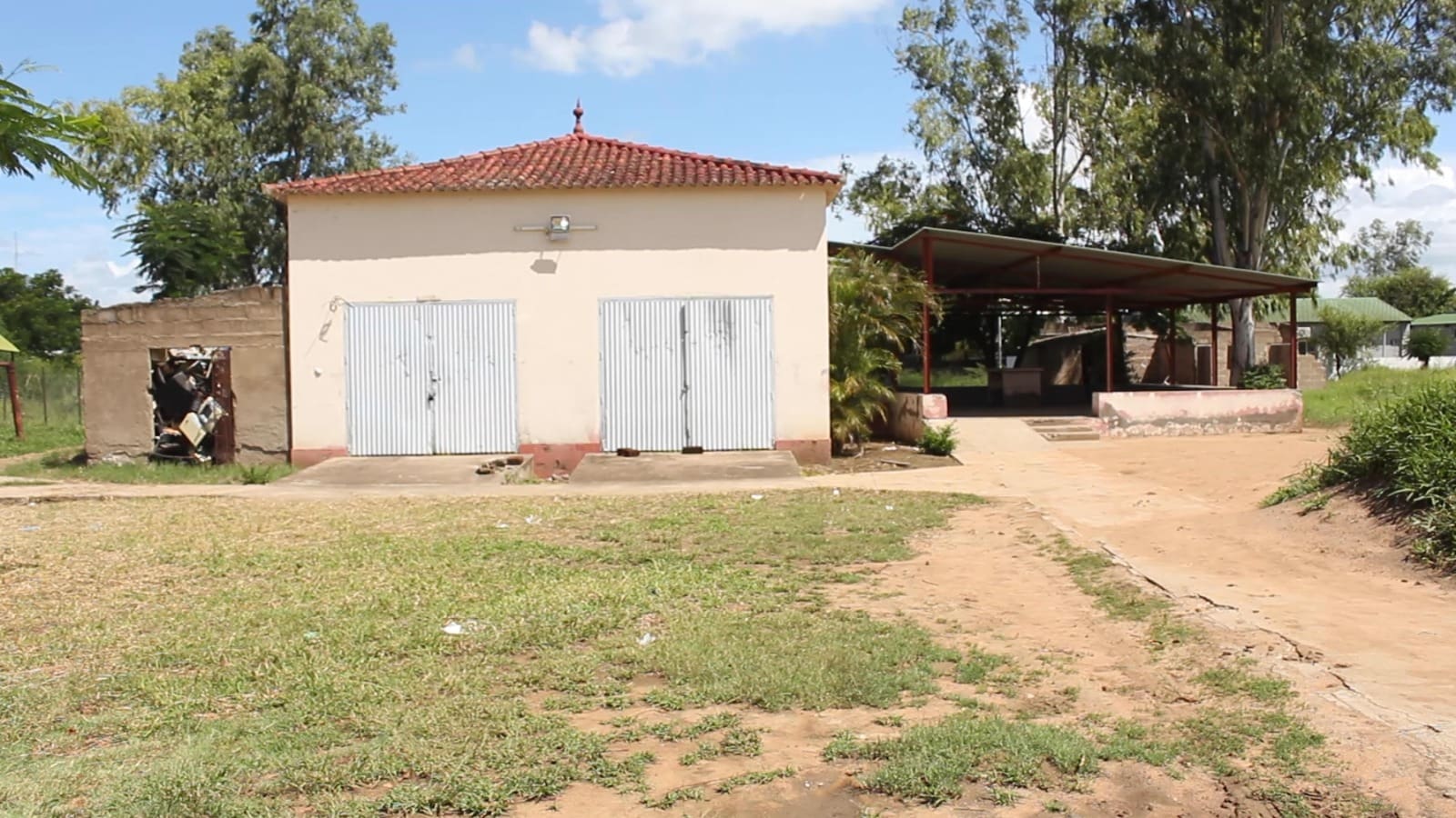 Famílias conservam corpos em casa devido a inoperância da morgue do Hospital Rural de Chókwè Famílias conservam corpos em casa devido a inoperância da morgue do Hospital Rural de Chókwè