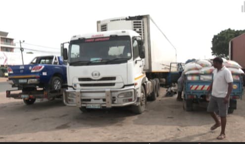 Transportadores interprovinciais de mercadoria com medo de se fazer a Estrada Nacional Nº1