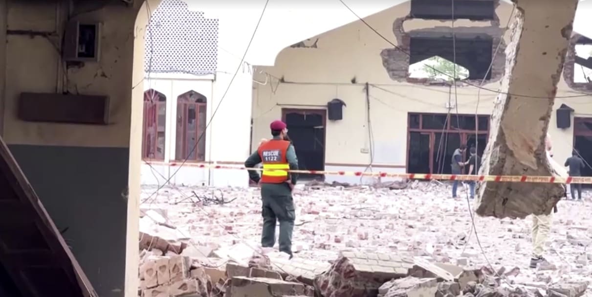 Índia ataca instalações ligadas aos grupos militantes islâmicos Jaish-Mohammed e Lashkar-E-Taiba em resposta ao assassinato dos seus cidadãos