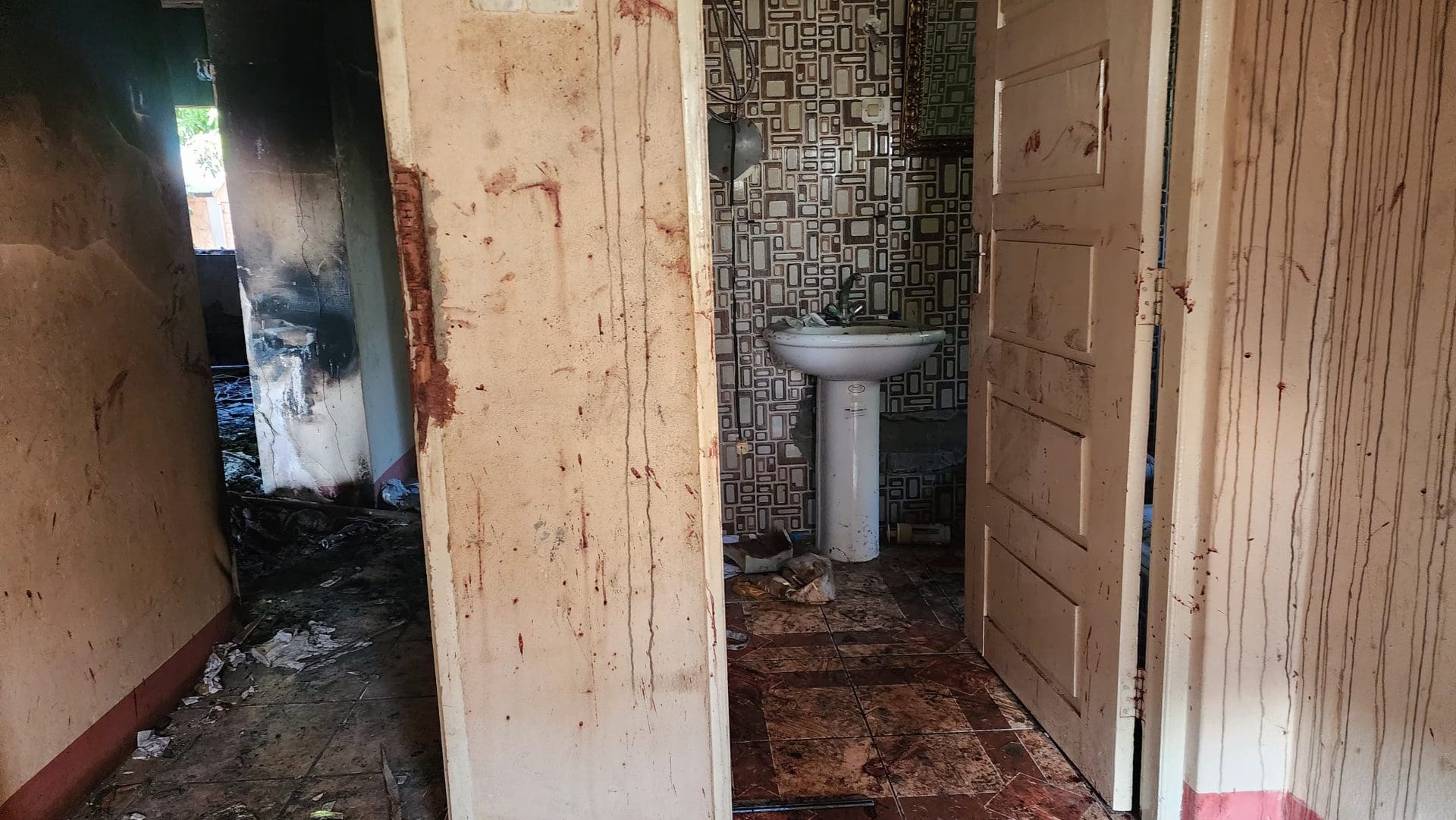 XAI-XAI: AGENTE DA UIR INCENDEIA CASA DOS PAIS EM DISPUTA POR HERANÇA