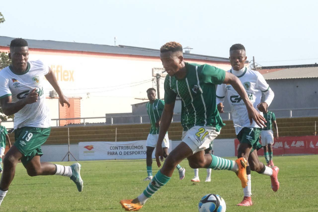 Ferroviário de Maputo “vinga-se” da eliminatória na taça CAF e derrota o seu homónimo da Beira por 3–1 Ferroviário de Maputo “vinga-se” da eliminatória na taça CAF e derrota o seu homónimo da Beira por 3–1