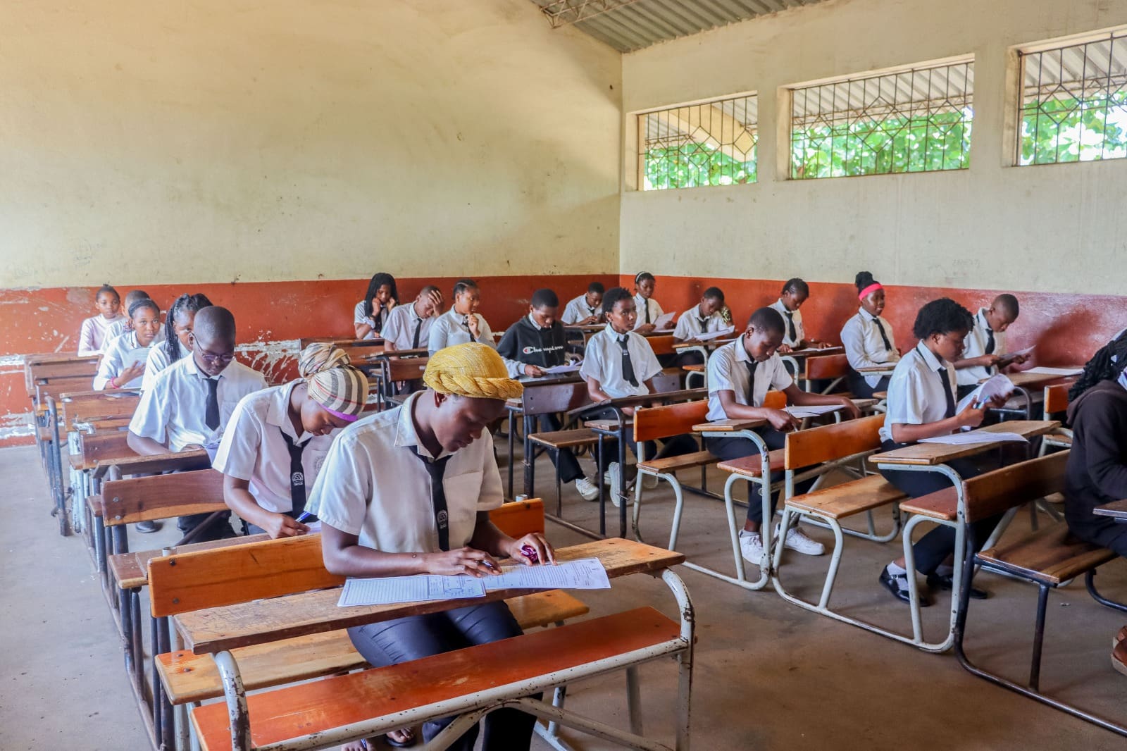 Ministério da educação cancela exames de química, física, história e inglês da 9ª classe devido a fráude