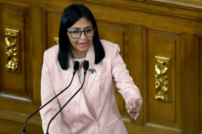 PRESIDENTE INTERINO DA VENEZUELA CONVIDA O GOVERNO DOS EUA A TRABALHAR EM PROL DE UMA AGENDA DE COOPERAÇÃO