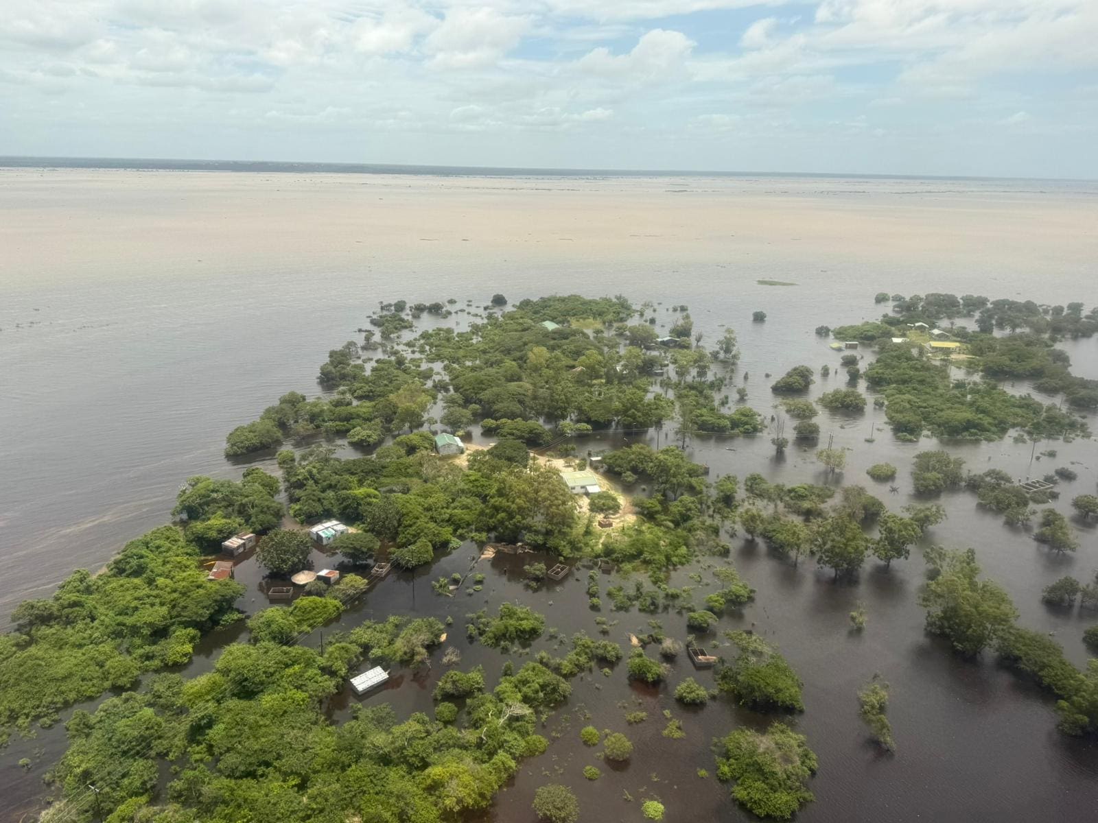 REINO UNIDO REFORÇA OPERAÇÕES DE BUSCA E SALVAMENTO EM MOÇAMBIQUE
