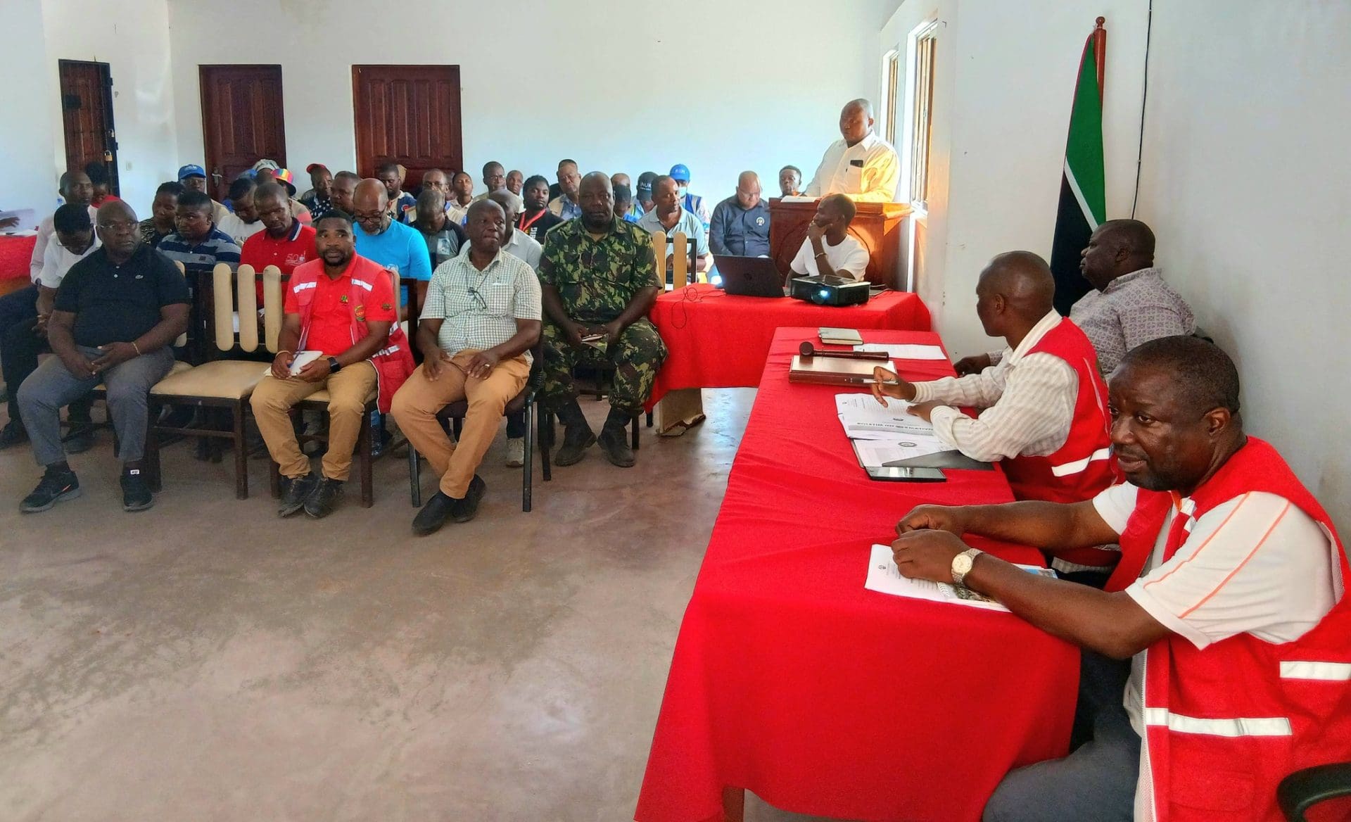 COE DISTRITAL DE CHÓKWÈ DEFINE ESTRATÉGIAS DE REINTEGRAÇÃO DAS FAMÍLIAS REASSENTADAS COE DISTRITAL DE CHÓKWÈ DEFINE ESTRATÉGIAS DE REINTEGRAÇÃO DAS FAMÍLIAS REASSENTADAS