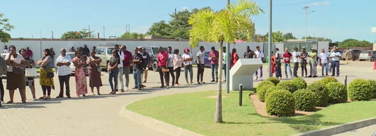 INATRO DO ZIMPETO: CIDADÃOS AGUARDAM HÁ MAIS DE UM ANO PELA EMISSÃO DE CARTAS DE CONDUÇÃO INATRO DO ZIMPETO: CIDADÃOS AGUARDAM HÁ MAIS DE UM ANO PELA EMISSÃO DE CARTAS DE CONDUÇÃO