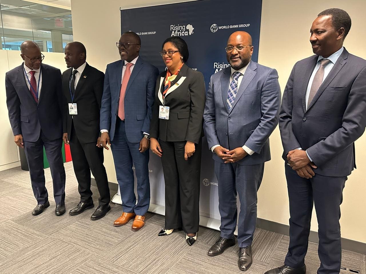 MOÇAMBIQUE E BANCO MUNDIAL DEFINEM APOIO DE CERCA DE 6 MIL MILHÕES DE DÓLARES PARA OS PRÓXIMOS CINCO ANOS MOÇAMBIQUE E BANCO MUNDIAL DEFINEM APOIO DE CERCA DE 6 MIL MILHÕES DE DÓLARES PARA OS PRÓXIMOS CINCO ANOS