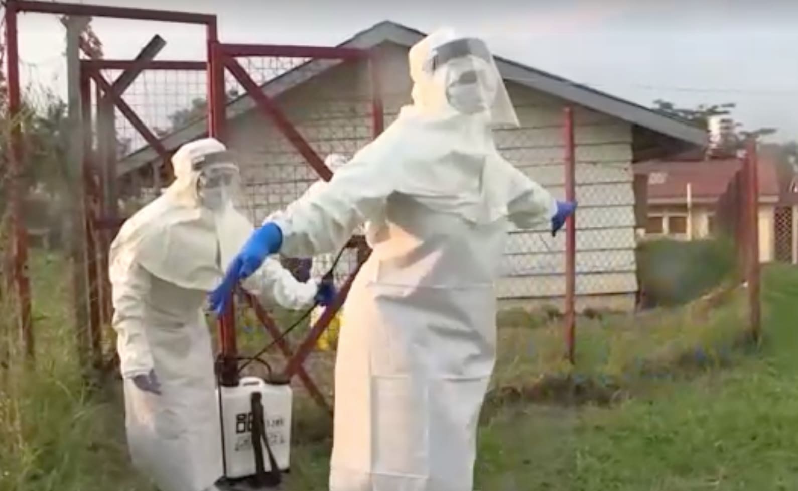 Casos suspeitos de Ébola na RDC ultrapassam a barreira dos mil e Uganda fecha fronteiras 