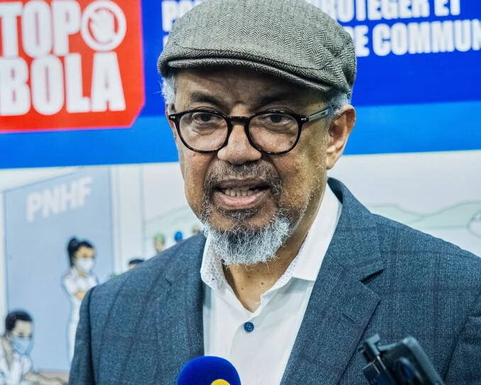Chefe da OMS desembarca na província de Ituri face ao avanço descontrolado do Ébola no Congo Chefe da OMS desembarca na província de Ituri face ao avanço descontrolado do Ébola no Congo