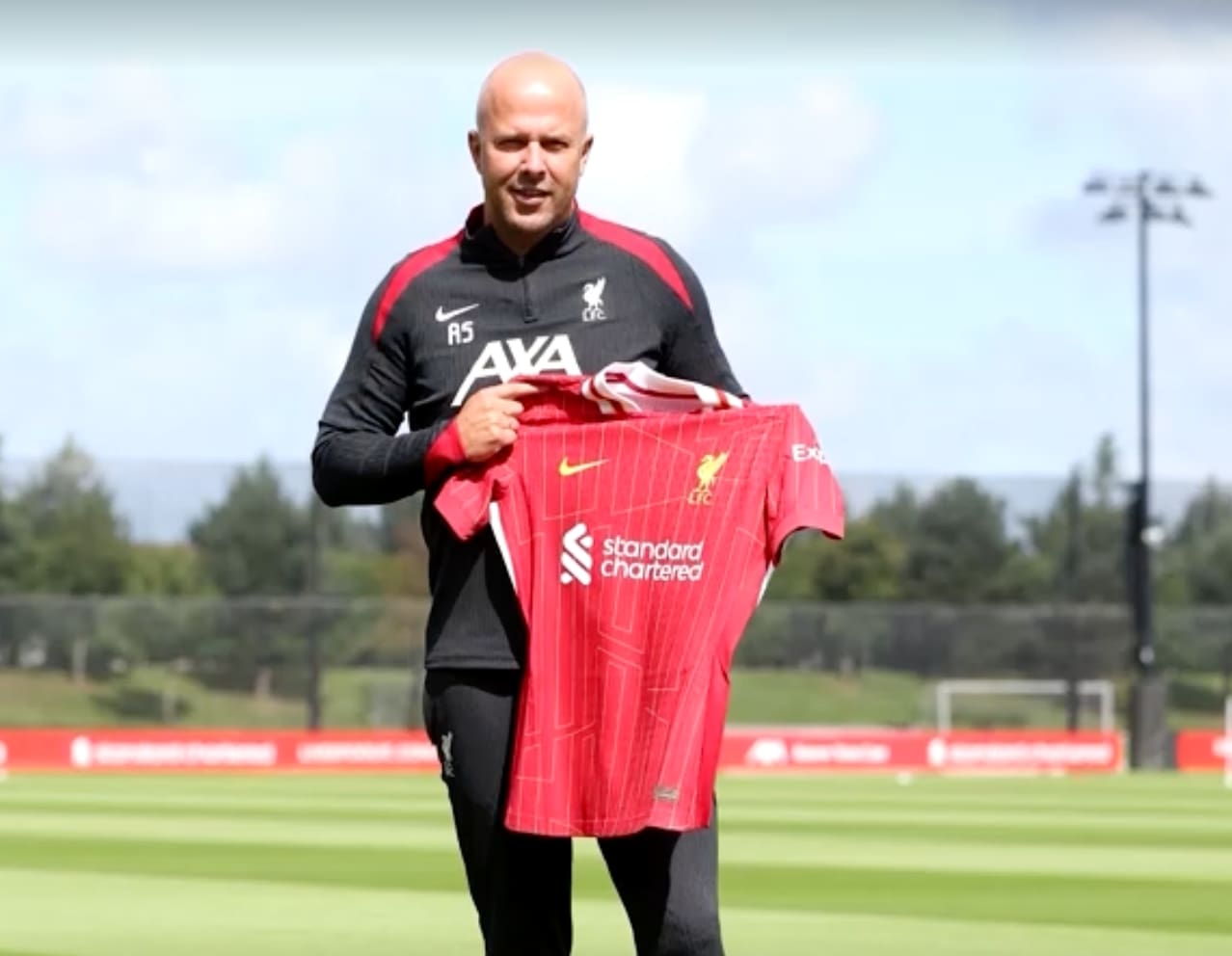 Liverpool despede Arne Slot após época decepcionante e falha no acesso à Champions Liverpool despede Arne Slot após época decepcionante e falha no acesso à Champions