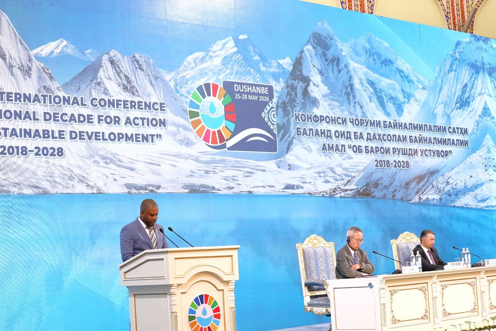 Moçambique apresenta estratégia global no Tajiquistão para expandir água e saneamento 