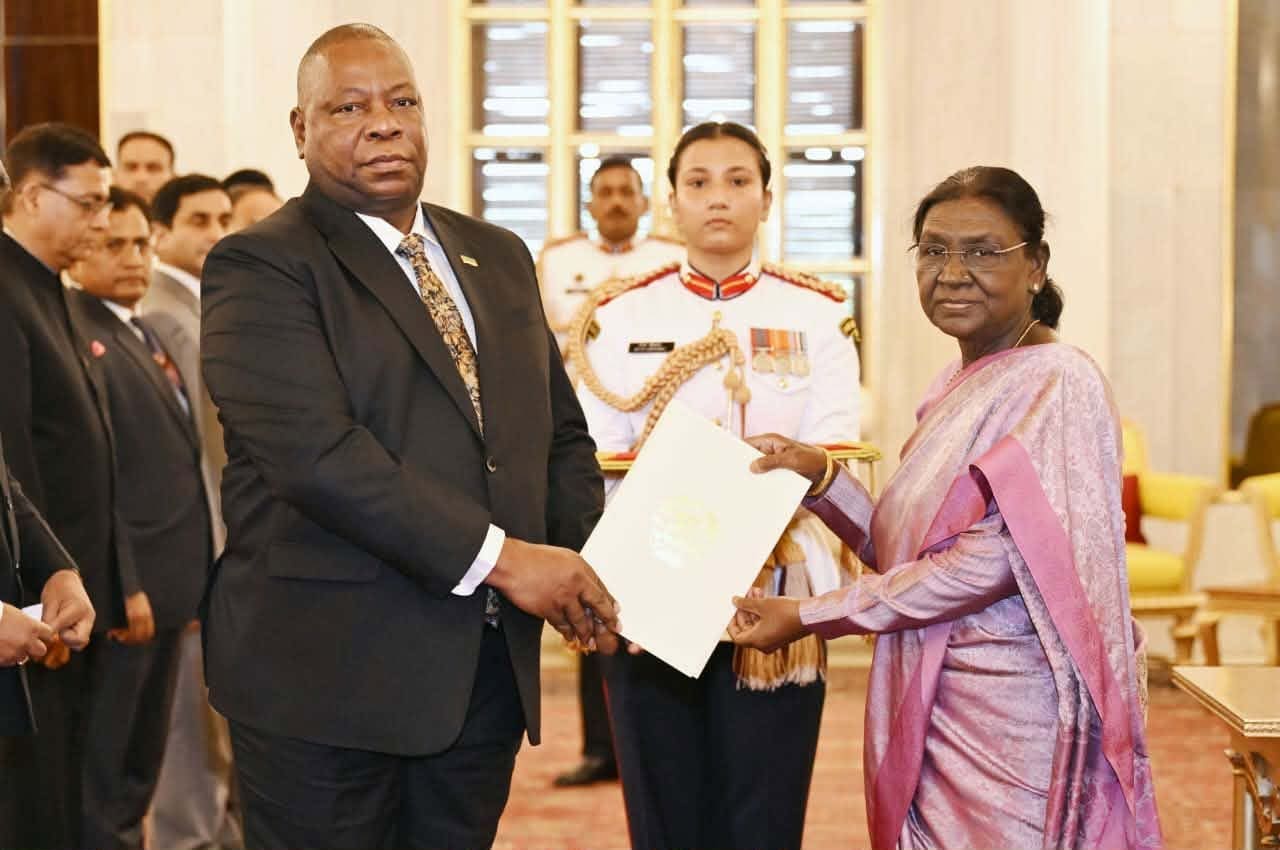 Alto Comissario Armando Muiuane Augura Incremento Da Cooperacao Comercial Mocambique India Alto Comissario Armando Muiuane Augura Incremento Da Cooperacao Comercial Mocambique India